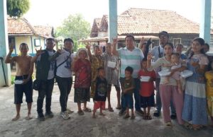 Bersama Pijar ,EDUAR ,SE Bagikan Makan Siang Gratis Ke Warga Bumi Ayu Tanah Abang