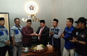 HPN dan HUT PWI Ke-79 PWI PALI Do’a Bersama dan Potong Nasi Tumpeng