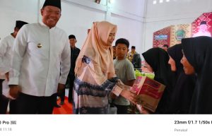 PKK PALI Berikan Bantuan Sembako Pada Acara Sedekah Bedusun Purun