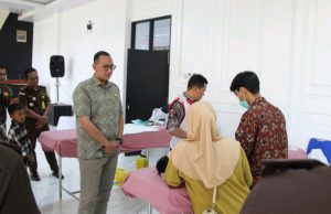 Peringati Hari Lahir Kejaksaan Ke -80 , Kejari PALI Giat Sunat Massal