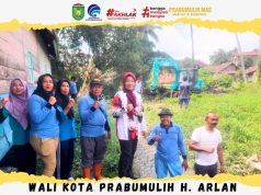 Wali Kota Prabumulih H. Arlan Bantu Pengerukan Sungai Jambat Akar dengan Alat Berat Pribadi