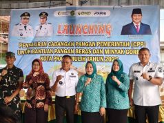 Walikota Prabumulih Hadiri Sekaligus Membuka Launching Penyaluran Cadangan Pangan Pemerintah (CPP). Di Kelurahan Karang Jaya.