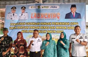 Walikota Prabumulih Hadiri Sekaligus Membuka Launching Penyaluran Cadangan Pangan Pemerintah (CPP). Di Kelurahan Karang Jaya.