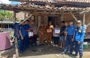 Pemerintah Kecamatan Belida Darat Salurkan Bantuan Korban Kebakaran di Desa Babat