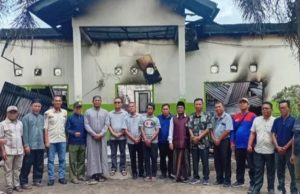 Wali Kota Prabumulih H.Arlan Didampingi Camat Rambang Kapak Tengah Satria Karsa Tinjau Tempat Kejadian Kebakaran
