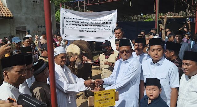 Wali Kota Prabumulih Serahkan Bantuan Hewan Kurban Presiden RI di Masjid Al Ikhlas Tanjung Rambang